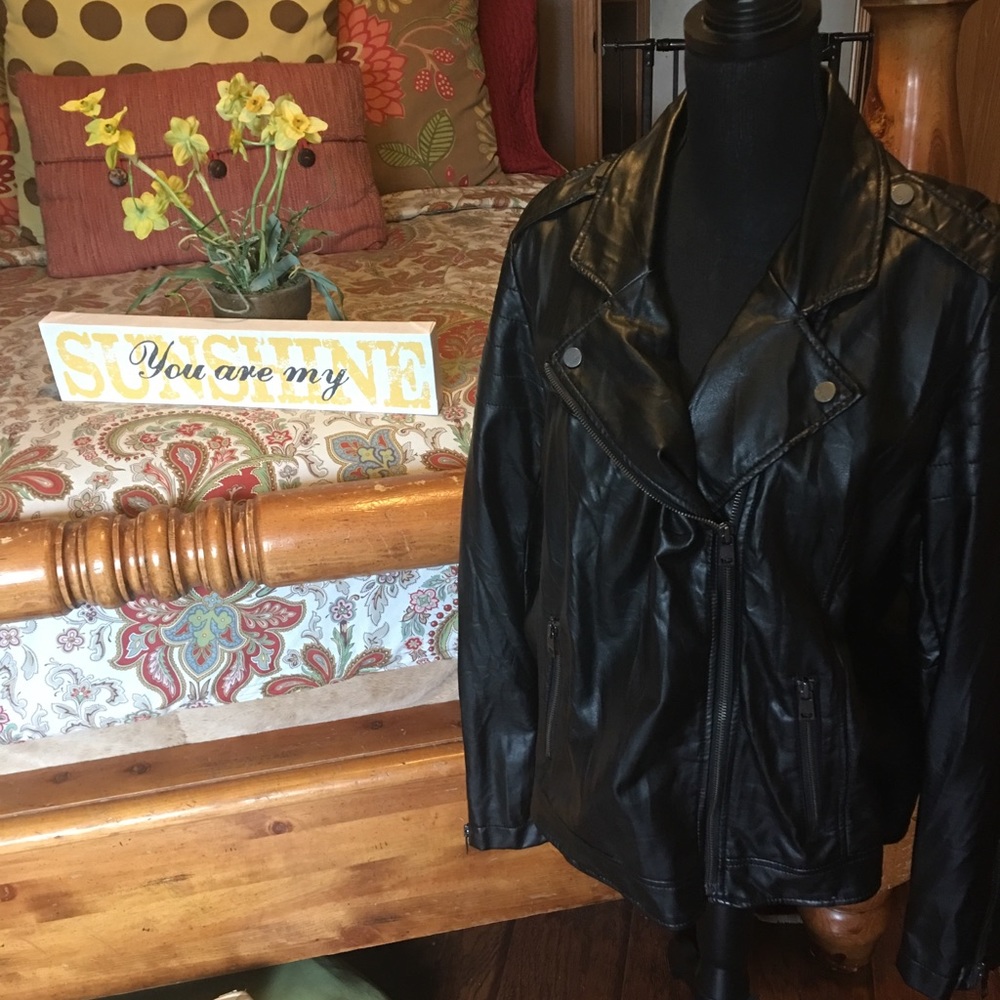 Cute leather-look black biker jacket size 1X